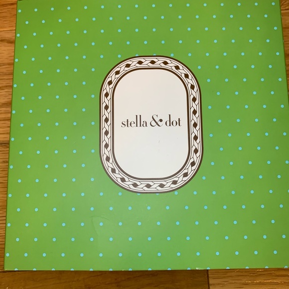 Stella & Dot swag necklace - Picture 3 of 4